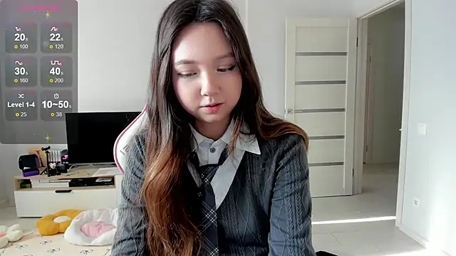 Snapshot of Fluffy_Rose chatting on 05-30-26, 01:01 Fluffy Rose online show from 05-30-26, 01:01