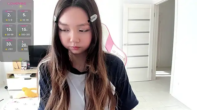 Snapshot of Fluffy_Rose chatting on 06-19-26, 12:27 Fluffy Rose online show from 06-19-26, 12:27