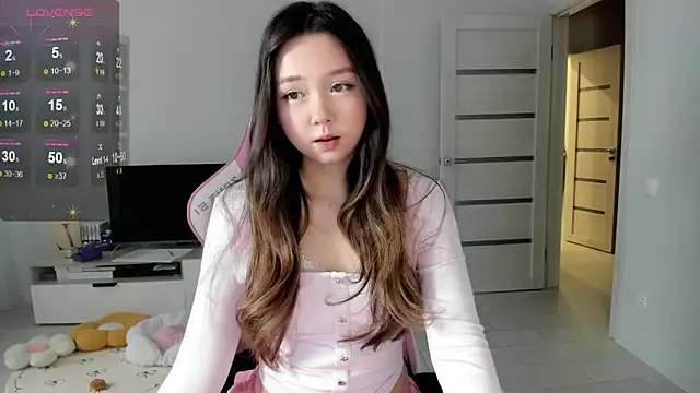 Snapshot of Fluffy_Rose chatting on 05-26-26, 12:31 Fluffy Rose online show from 05-26-26, 12:31