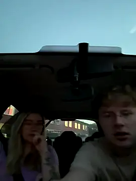 Snapshot of xX_HotCouple_Xx chatting on 09-28-25, 05:42 xX HotCouple Xx online show from 09-28-25, 05:42