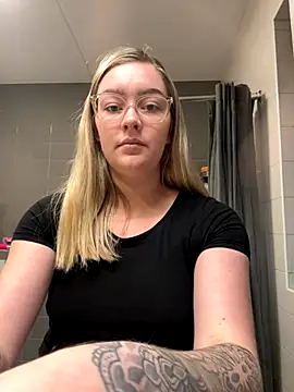 Snapshot of xX_HotCouple_Xx chatting on 09-22-25, 06:47 xX HotCouple Xx online show from 09-22-25, 06:47