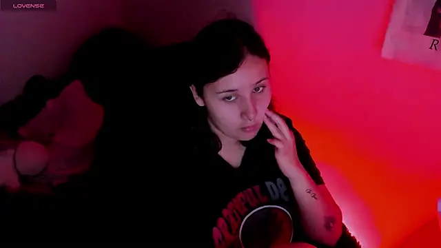 bonnie moon  online show from 05-07-26, 08:01