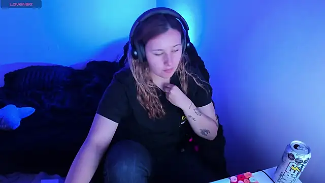 bonnie moon  online show from 04-10-26, 04:25