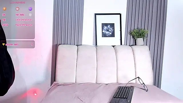 Kayla stern  online show from 03-04-26, 06:48