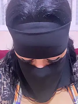 Snapshot of mari_layali chatting on 03-19-25, 01:10 mari layali online show from 03-19-25, 01:10
