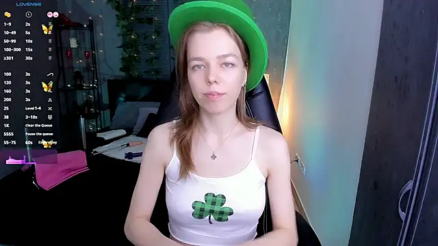 Snapshot of Tina_Tayllor chatting on 03-18-25, 05:33 Tina Tayllor online show from 03-18-25, 05:33