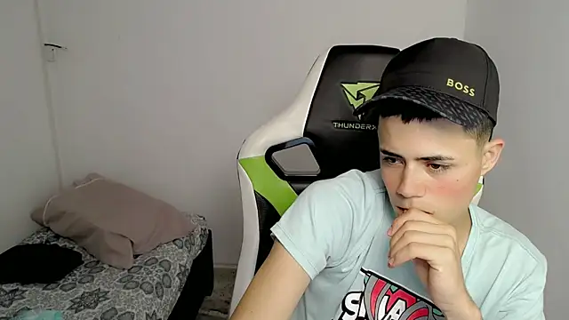 Snapshot of bby_santi chatting on 03-11-25, 05:24 bby santi online show from 03-11-25, 05:24