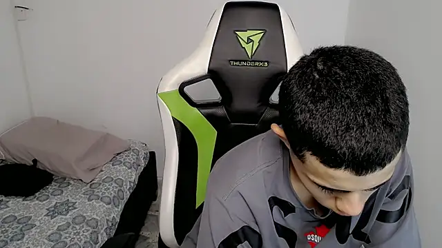 Snapshot of bby_santi chatting on 03-10-25, 04:57 bby santi online show from 03-10-25, 04:57