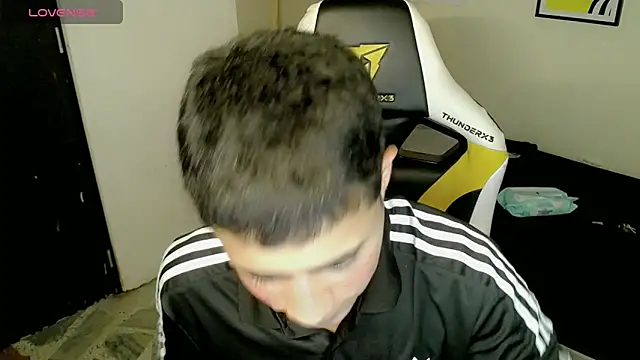 Snapshot of bby_santi chatting on 10-01-25, 03:16 bby santi online show from 10-01-25, 03:16