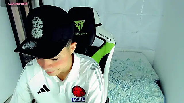 Snapshot of bby_santi chatting on 12-06-24, 01:16 bby santi online show from 12-06-24, 01:16