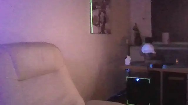 Snapshot of Minm666 chatting on 02-04-25, 07:55 Minm666 online show from 02-04-25, 07:55