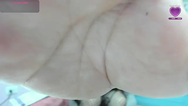 Snapshot of tania_lucia1 chatting on 10-06-25, 10:54 tania lucia1 online show from 10-06-25, 10:54