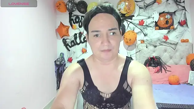 Snapshot of tania_lucia1 chatting on 10-24-25, 04:00 tania lucia1 online show from 10-24-25, 04:00