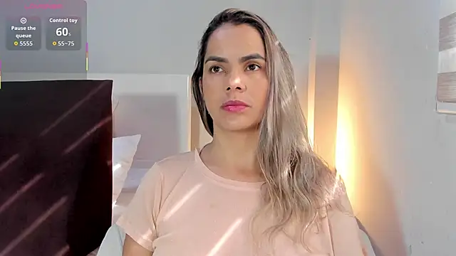 ClaraMariaMon online show from 11-30-25, 02:07