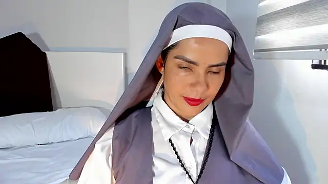 Snapshot of ClaraMariaMon chatting on 07-18-26, 06:27 ClaraMariaMon online show from 07-18-26, 06:27