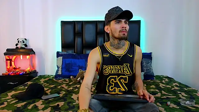 Brutal Sex Fucking online show from 03-05-26, 08:05