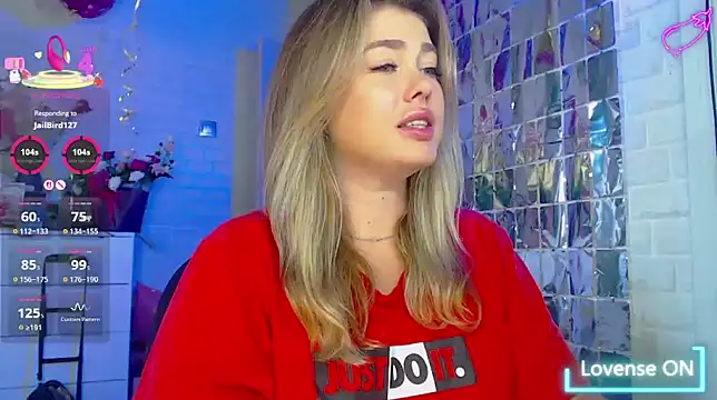 Snapshot of SuchCute chatting on 09-19-25, 02:37 SuchCute online show from 09-19-25, 02:37