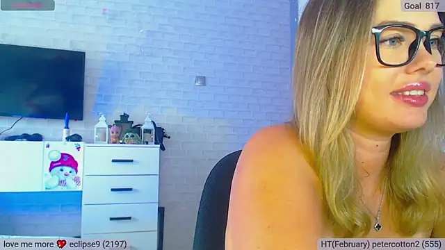 Snapshot of SuchCute chatting on 02-12-25, 05:26 SuchCute online show from 02-12-25, 05:26
