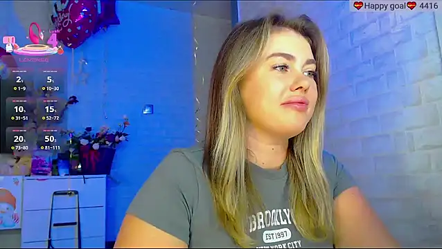 Snapshot of SuchCute chatting on 09-23-25, 02:40 SuchCute online show from 09-23-25, 02:40
