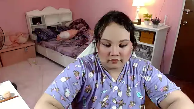 Snapshot of GiannaLopezSmith chatting on 11-18-25, 03:48 GiannaLopezSmith online show from 11-18-25, 03:48