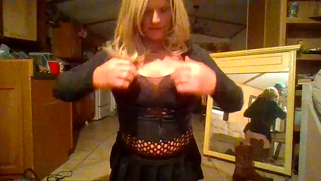 cumlovinsissy online show from 04-03-26, 07:26