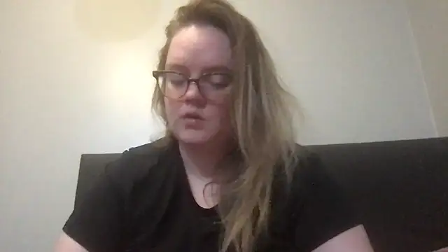 honeyyy24 online show from 12-14-25, 05:18