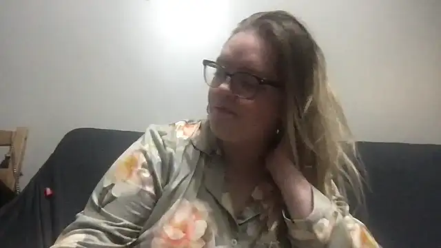 honeyyy24 online show from 11-19-25, 10:32