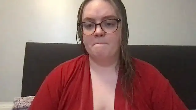 honeyyy24 online show from 04-16-26, 08:42