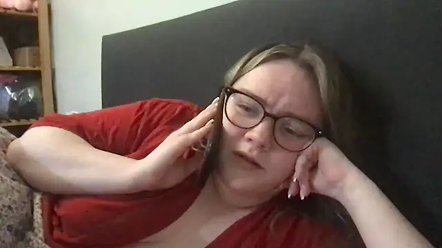 honeyyy24 online show from 04-16-26, 09:39