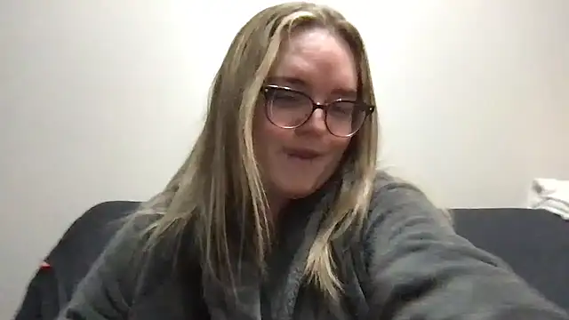 honeyyy24 online show from 03-18-26, 10:21