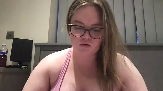 honeyyy24 online show from 06-21-26, 08:47