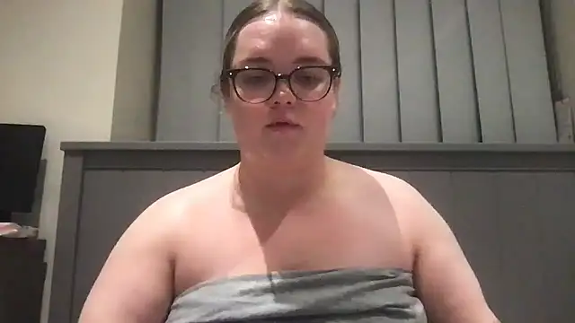 honeyyy24 online show from 07-08-26, 09:59