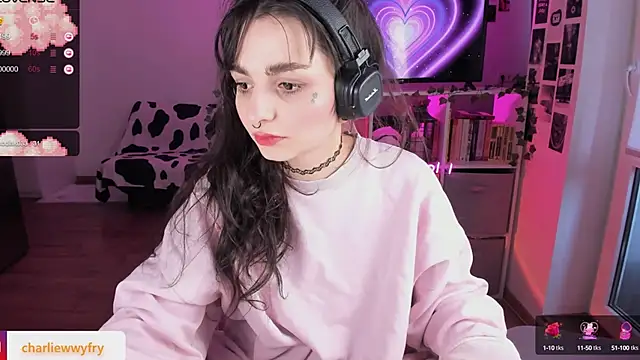 mollydoorsis1 online show from 02-08-25, 12:17