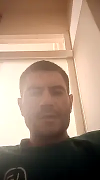 Snapshot of Gigolo4040 chatting on 01-05-25, 08:52 Gigolo4040 online show from 01-05-25, 08:52