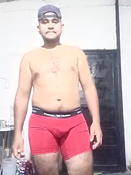 Snapshot of travieso2893 chatting on 06-03-26, 02:45 travieso2893 online show from 06-03-26, 02:45