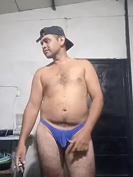 Snapshot of travieso2893 chatting on 06-14-26, 03:52 travieso2893 online show from 06-14-26, 03:52