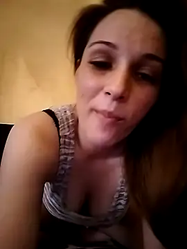 Snapshot of Amira_17 chatting on 03-13-25, 10:26 Amira 17 online show from 03-13-25, 10:26