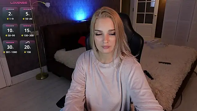 KittiLiza online show from 10-23-25, 09:13