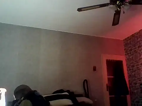 Snapshot of Nikolaiyy chatting on 05-15-26, 02:09 Nikolaiyy online show from 05-15-26, 02:09