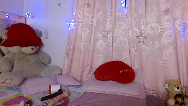 Snapshot of nahomi_star_model chatting on 01-11-25, 03:23 nahomi star model online show from 01-11-25, 03:23