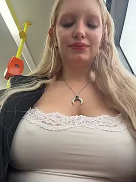 Snapshot of Milkyy_wway chatting on 06-10-26, 03:19 Milkyy wway online show from 06-10-26, 03:19