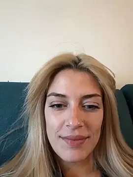 Snapshot of Lolitaxlola chatting on 03-18-25, 10:50 Lolitaxlola online show from 03-18-25, 10:50