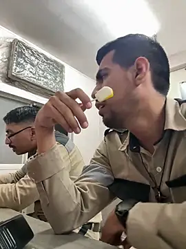 Snapshot of EnriquePersian197 chatting on 03-19-25, 05:52 EnriquePersian197 online show from 03-19-25, 05:52