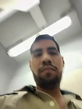 Snapshot of EnriquePersian197 chatting on 02-22-25, 01:33 EnriquePersian197 online show from 02-22-25, 01:33