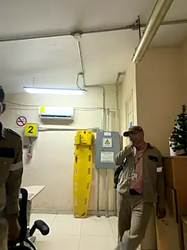 EnriquePersian197 online show from 12-03-25, 12:23