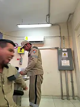 Snapshot of EnriquePersian197 chatting on 03-18-25, 12:19 EnriquePersian197 online show from 03-18-25, 12:19