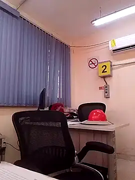 Snapshot of EnriquePersian197 chatting on 02-13-25, 07:21 EnriquePersian197 online show from 02-13-25, 07:21