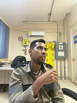 EnriquePersian197 online show from 11-26-25, 05:40