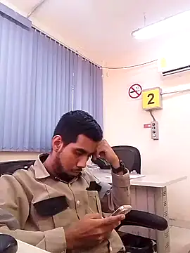 Snapshot of EnriquePersian197 chatting on 02-10-25, 06:24 EnriquePersian197 online show from 02-10-25, 06:24