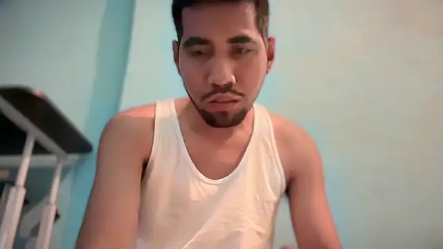 Snapshot of EnriquePersian197 chatting on 03-01-25, 08:10 EnriquePersian197 online show from 03-01-25, 08:10